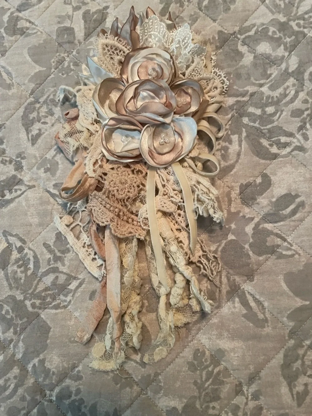 Handmade Floral FlowerPins- Green & Multicolor, bundle of 5 pins. - Picture 5 of 6